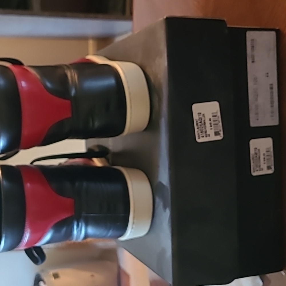 Quality pre-owned Luxery goods...Bought from Major Department Stores,